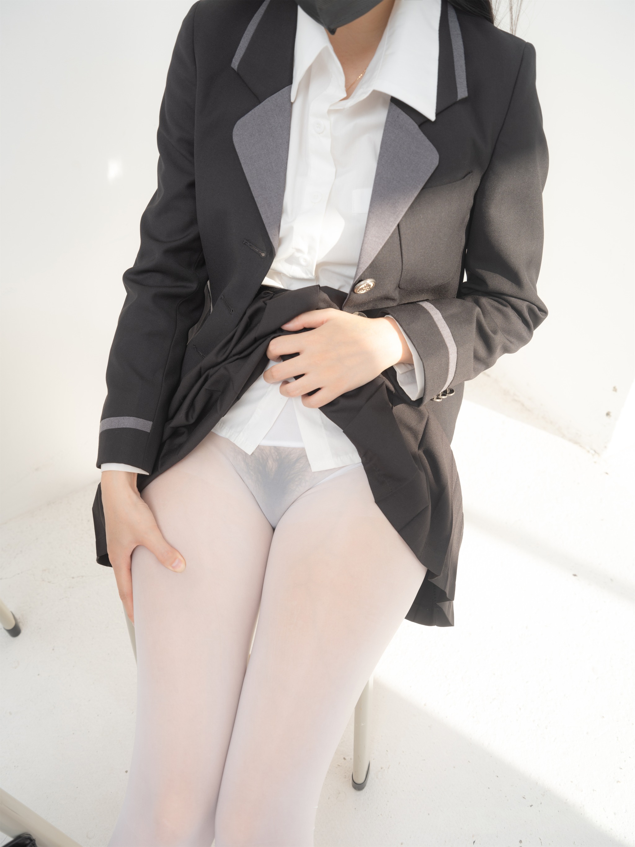 图片[1]-紧急企划 – NO.002 见希 职员[91P]-XikXak